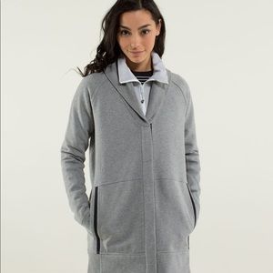 Lululemon Yin to my Yang size 4